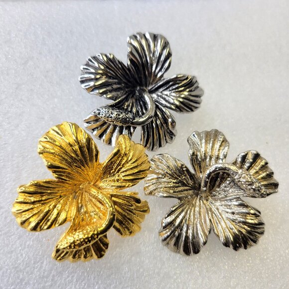 Large Gold Plated Hibiscus Brooch Pin - Picture 10 of 10